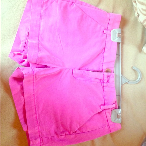 Pink gap shorts