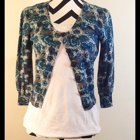 Forever 21 Blue Floral Cropped Cardigan