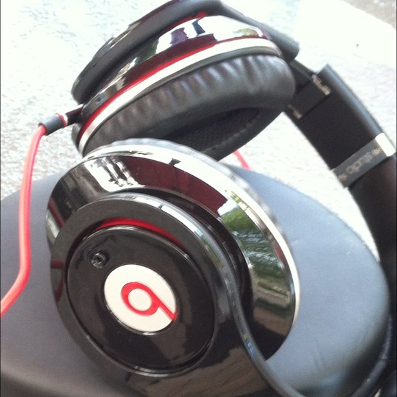 Sold sold sold Beats by dr dre studio headphones