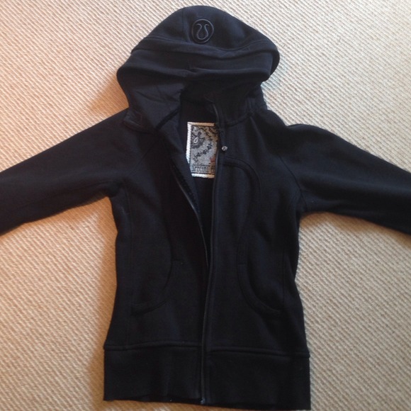 lululemon black zip up sweater