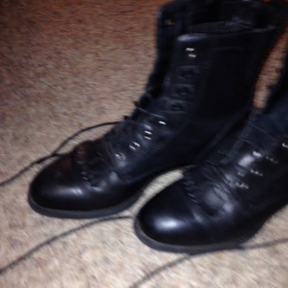 Justine Artie lace up boot. Women size 8