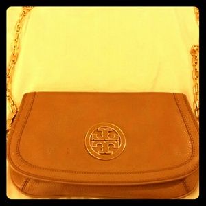 This is Amanda Logo  Clutch