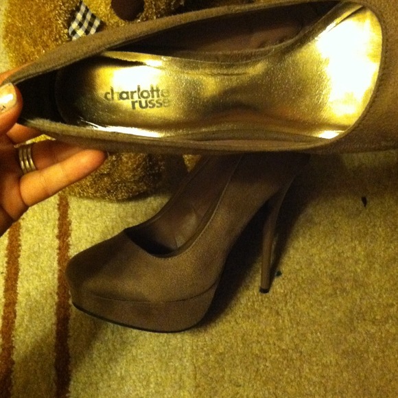 Brown heals - Picture 4 of 4