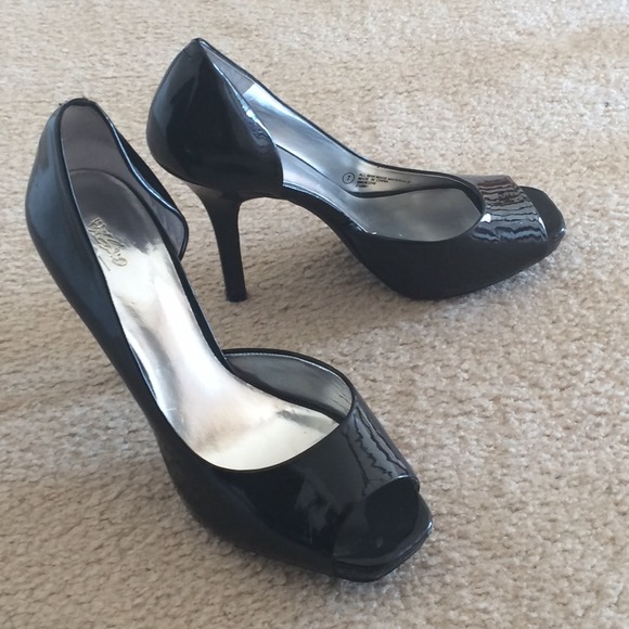 Peep toe Black Pumps