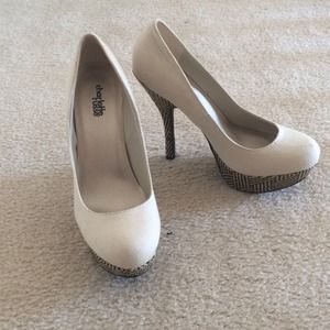 Beige Canvas Pumps
