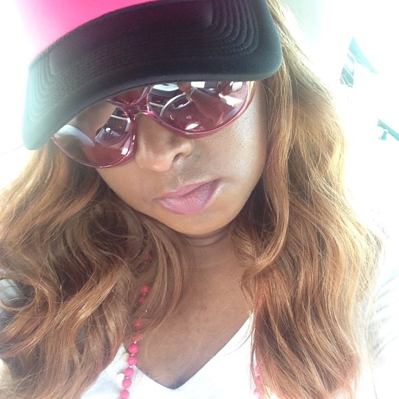 Pink Ray-bans👓🎀 - Picture 2 of 2