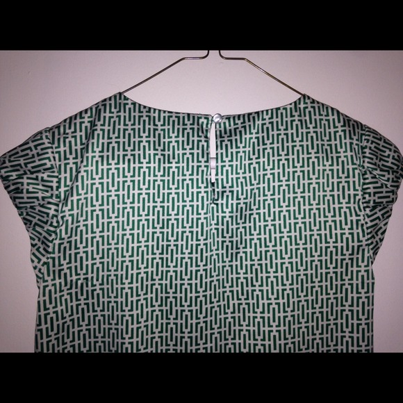 Banana Republic Petite Top - Picture 4 of 4