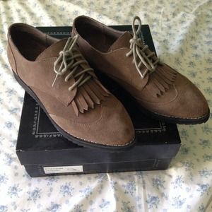 Deena & Ozzy shoes Sz 8