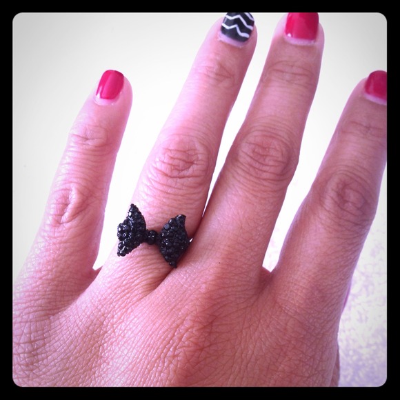 🚫SOLD🚫 Dainty Bow Ring
