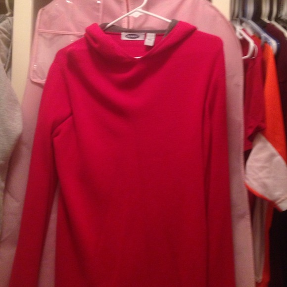 Red Pullover w Hood