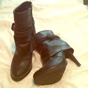 Black booties with decorative rope