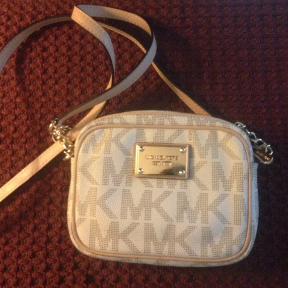 MICHAEL Michael Kors Jet Set Signature Crossbody