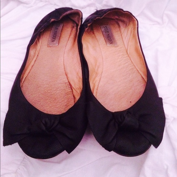 Steve Madden Black Bow Flats