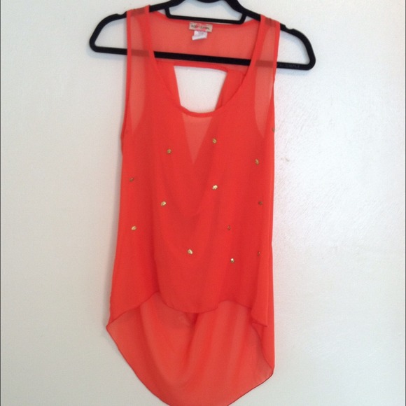 Coral high-lo sheer blouse with gold skull studs M