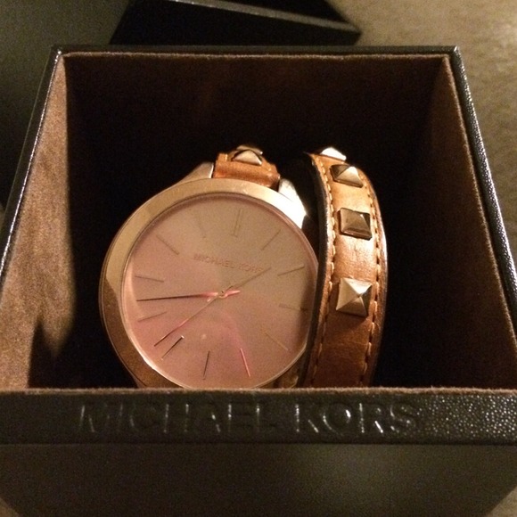 Watch - Picture 2 of 4