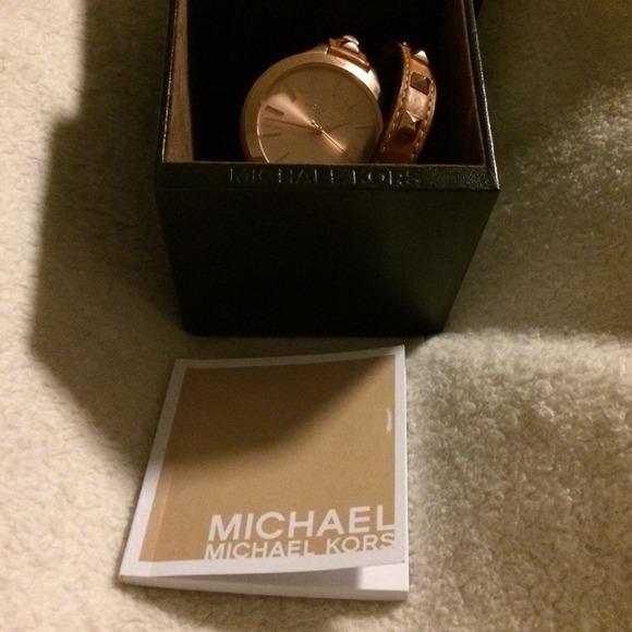 Watch - Picture 3 of 4