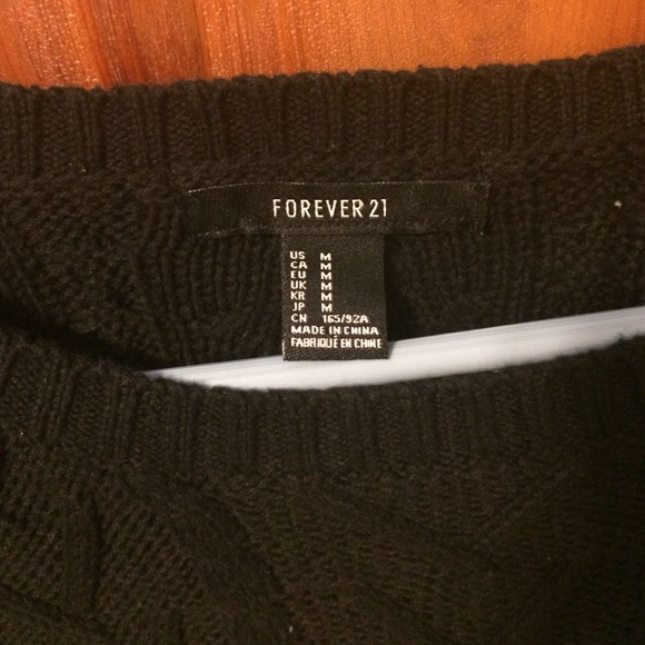 Black and white sweater - Picture 2 of 3