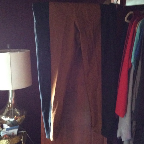 A two tone color pair of jeggings size 3X