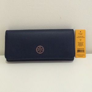 😄SOLD😄Authentic Tory Burch Robinson Continental