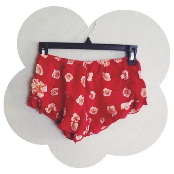 Brandy Melville Vodi Shorts