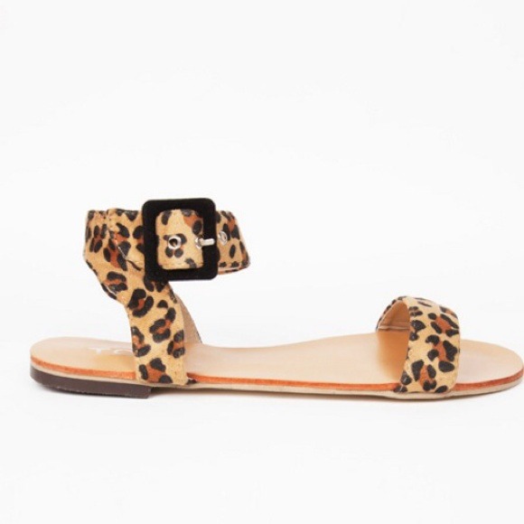 Tobi Belt Me up Leopard print Sandal! 😍