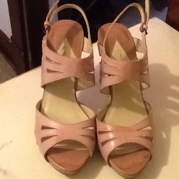 Beautiful heels! - Picture 3 of 4