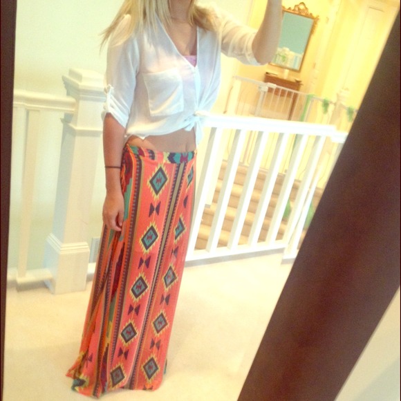 SOLD 💥 Aztec/Tribal Francesca's Maxi Skirt small