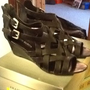Black wedges