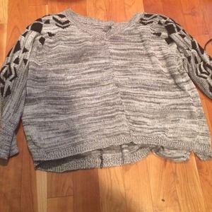 Gray quarter sleeve sweater