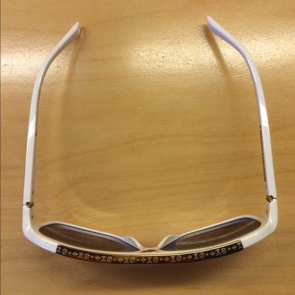 White Louis Vuitton Evidence Sunglasses Rare - Picture 2 of 4