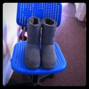 Dark gray uggs