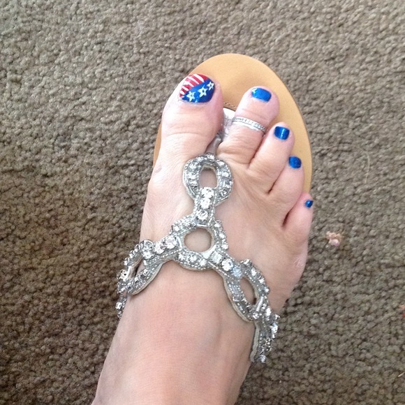 Sandals - Picture 2 of 4