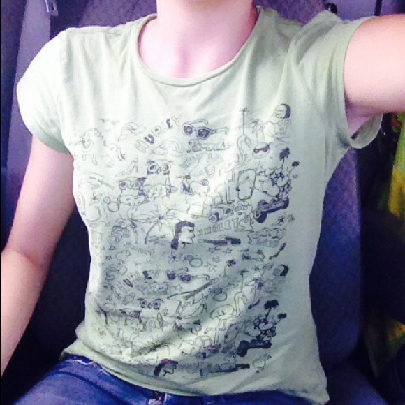 Not tore or stained T-Shirt - Picture 1 of 3
