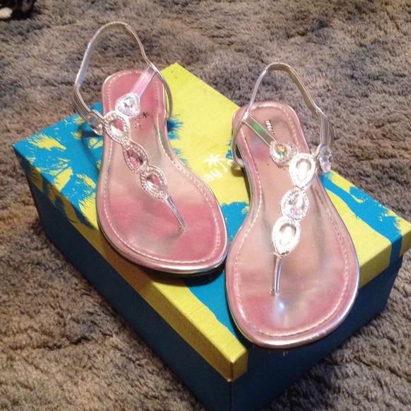 Silver flats with jewels. Size 7.5