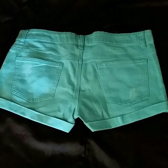 Shorts - Picture 2 of 3