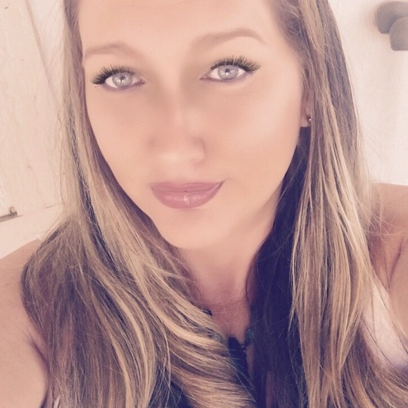 Hi !I'm Amy๐ I LOVE TO TRADE โค๏ธ๐ธ๐ป - Picture 2 of 4