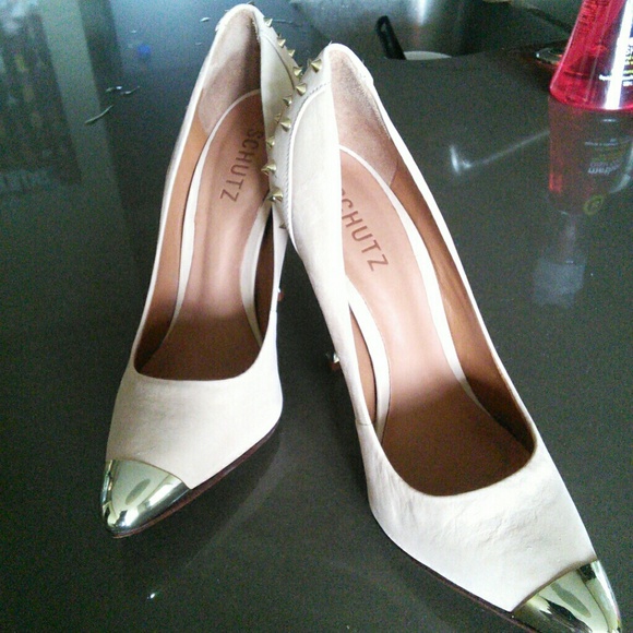 SCHUTZ studded light sand pumps