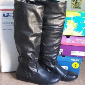 💙 SALE 💙 Soda black boots