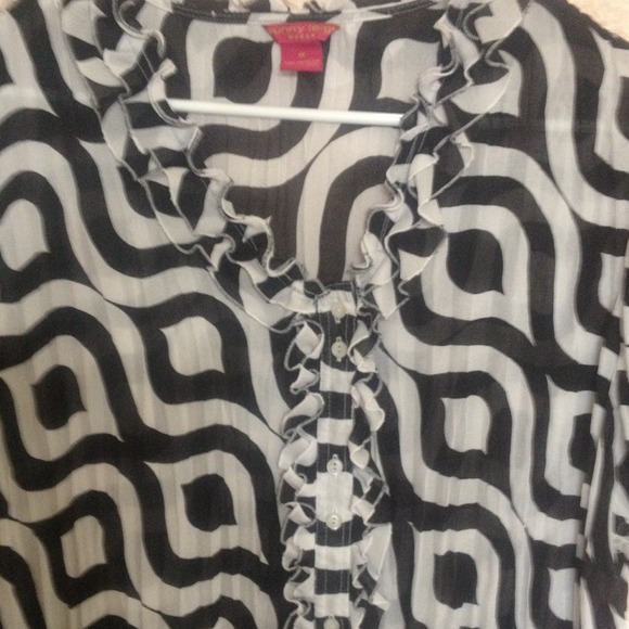 SOLD IN BUNDLE✌🏼️ - Picture 2 of 3