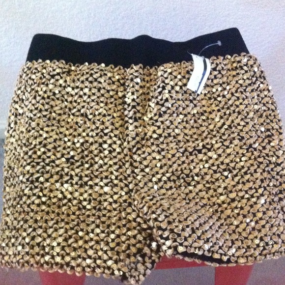 High shorts - Picture 3 of 4