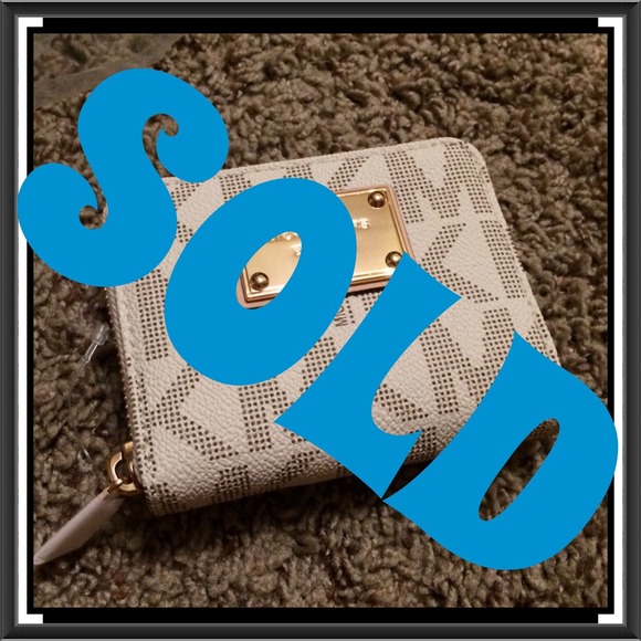 Michael Kors Clutches & Wallets - SOLD ON TF NWT vanilla MK wallet 😍💕