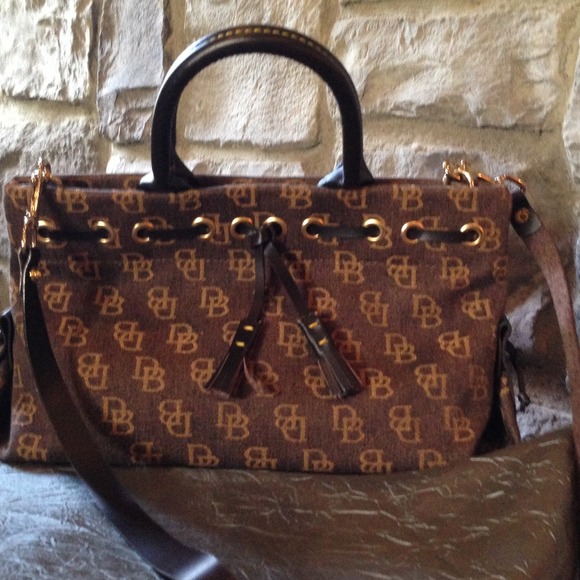 Dooney & Bourke Handbags - NWOT Dooney &Bourke Bag Authentiic