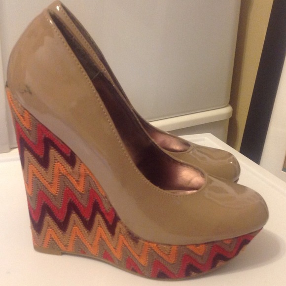 Steve Madden Chevron Wedge