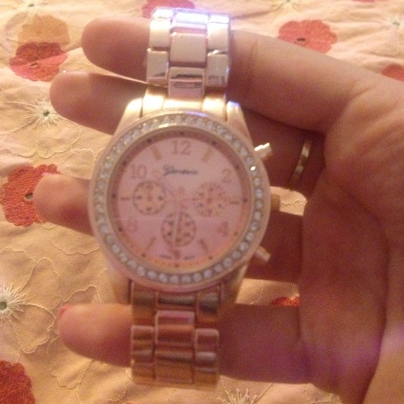 Watch - Picture 1 of 2