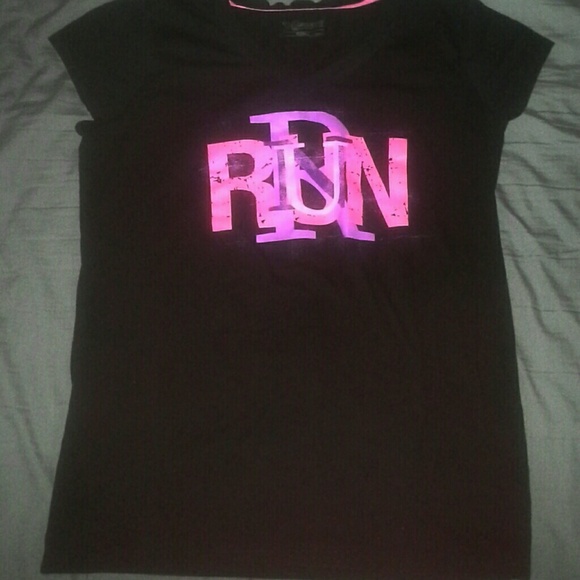 "Run" Tee - Picture 1 of 1