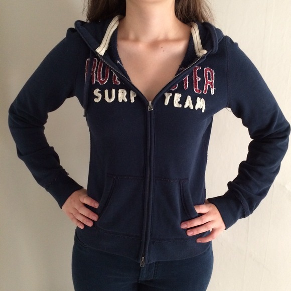 Hollister Sweatshirt - Picture 2 of 3
