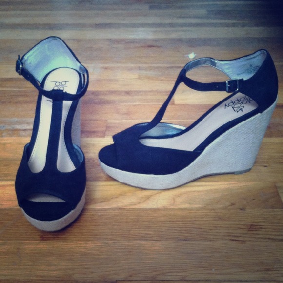 Brand New Black Thong Wedges