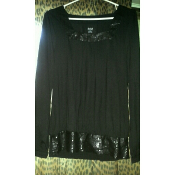 Long sleeve sequence - Picture 1 of 2