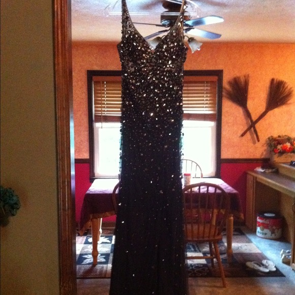 Prom dress - Picture 3 of 4