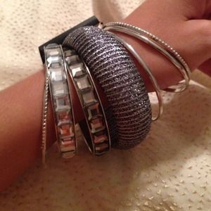 Never worn Bangle set!